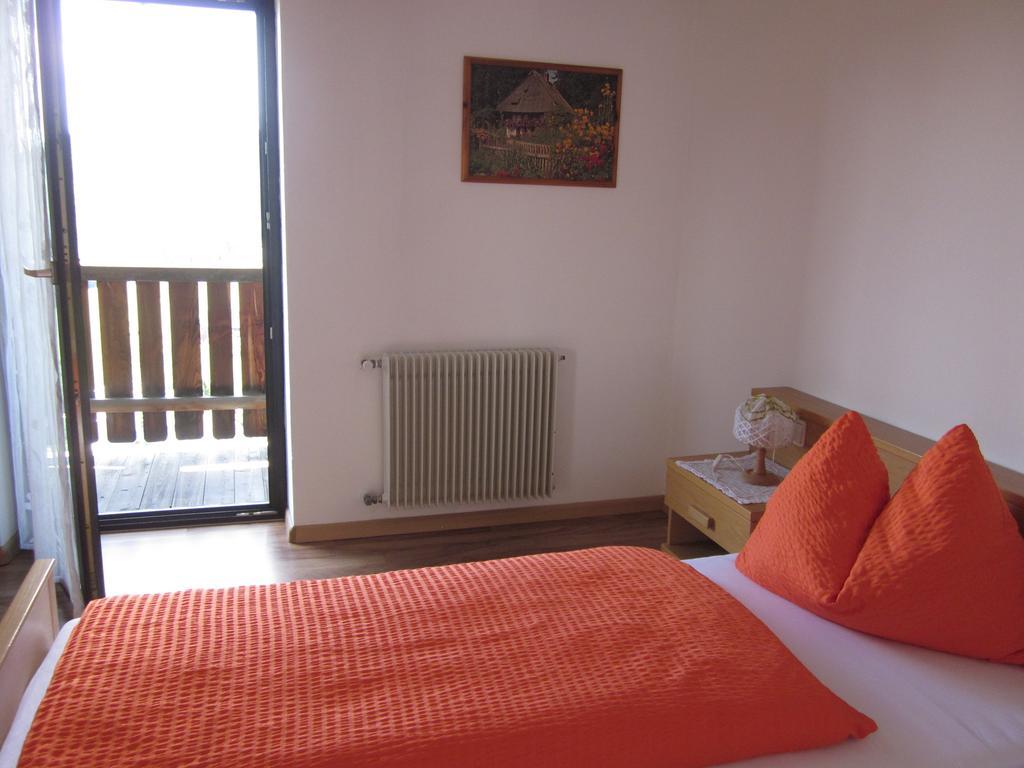 Gasthof Zum Roessl San Genesio Atesino Pokoj fotografie